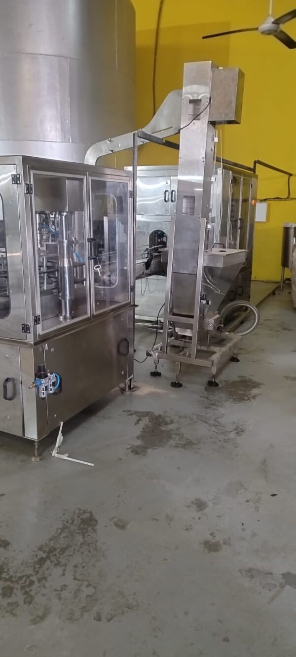 Cooking Edible Oil Bottle Filling Machine in Burundi